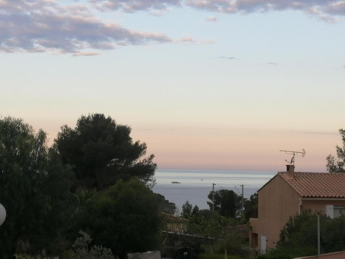 Sanary Les Gorguettes, Studio Avec Terrasse Vue Mer, A 10 Min A Pieds De La Plage Экстерьер фото