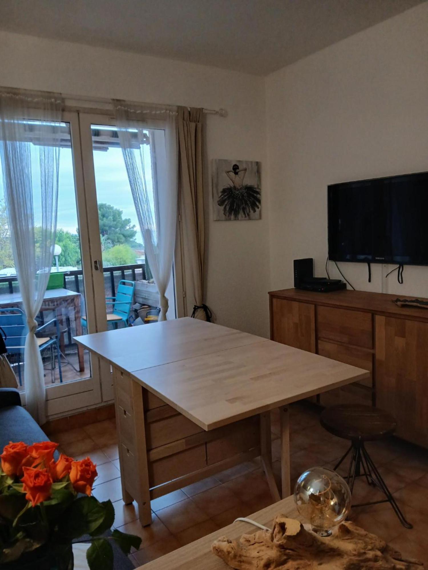 Sanary Les Gorguettes, Studio Avec Terrasse Vue Mer, A 10 Min A Pieds De La Plage Экстерьер фото